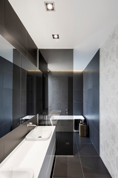 Holy Cross House by Thomas Balaban Architecte