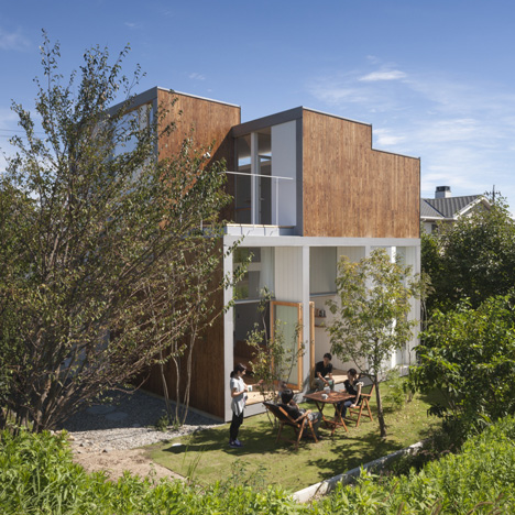 House-Passage-of-Landscape-by-ihrmk_dezeen_sq02