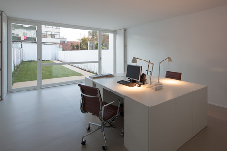 House in Lindo Vale by Cláudia Monteiro + Vitor Oliveira