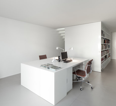 House in Lindo Vale by Cláudia Monteiro + Vitor Oliveira