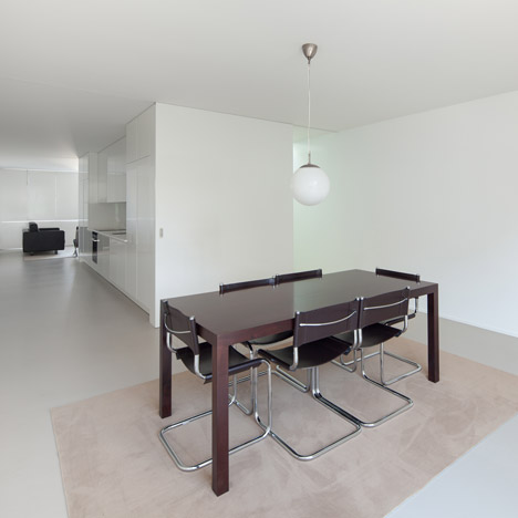 House in Lindo Vale by Cláudia Monteiro + Vitor Oliveira