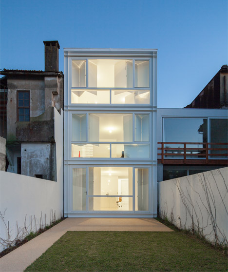 House in Lindo Vale by Cláudia Monteiro + Vitor Oliveira