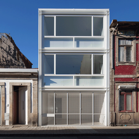 House in Lindo Vale by Cláudia Monteiro + Vitor Oliveira
