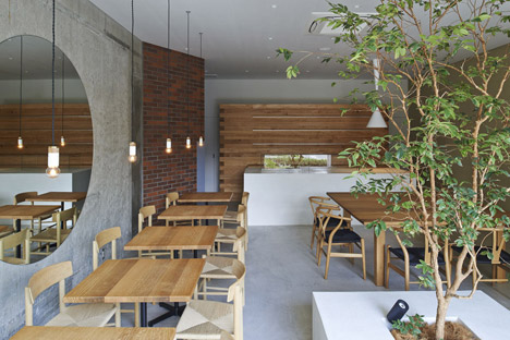Ito-biyori-cafe-by-Ninkipen-Osaka-Japan_dezeen_468_0