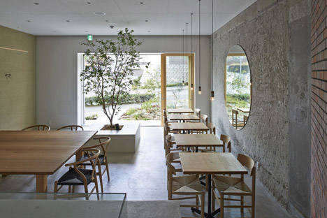 Ito-biyori-cafe-by-Ninkipen-Osaka-Japan_dezeen_468_2
