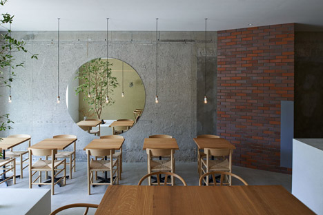 Ito-biyori-cafe-by-Ninkipen-Osaka-Japan_dezeen_468_7