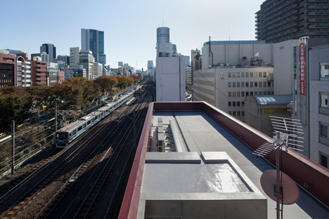 Keiun Building by Aisaka Architects