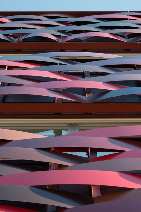 Keiun Building by Aisaka Architects