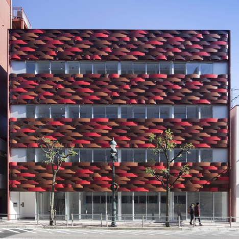 Keiun Building by Aisaka Architects