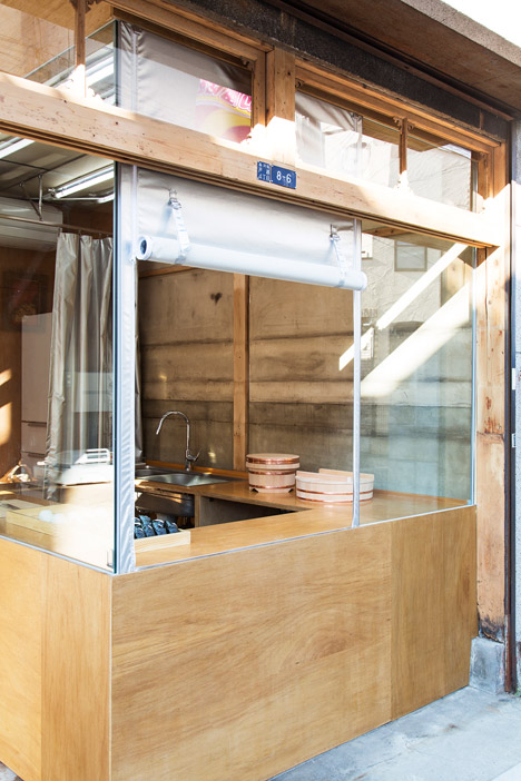 OKOMEYA rice shop by Schemata Architects