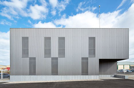 Office Building in Son Bugadelles Industrial Park by RipollTizon