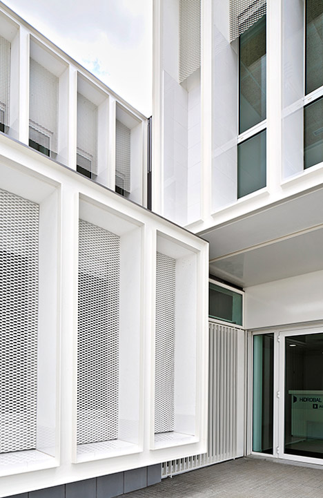 Office Building in Son Bugadelles Industrial Park by RipollTizon