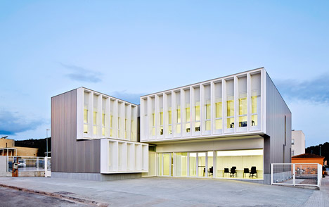 Office Building in Son Bugadelles Industrial Park by RipollTizon