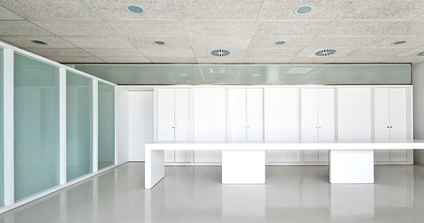 Office Building in Son Bugadelles Industrial Park by RipollTizon