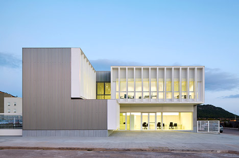 Office Building in Son Bugadelles Industrial Park by RipollTizon