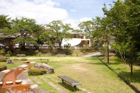 Park and House by Tsuyoshi Kawata