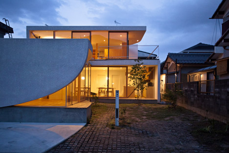 Park and House by Tsuyoshi Kawata