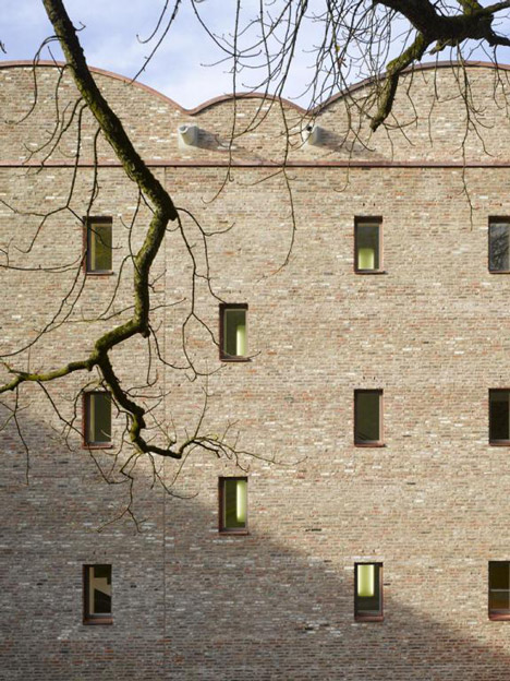 Ravensburg-Art-Museum-by-Lederer-Ragnarsdottir-Oei-Mies-van-der-Rohe-shortlist-2015_dezeen_468_01