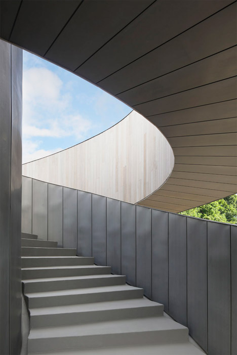 Ribbon-Chapel-by-Hiroshi-Nakamura-_dezeen_468_1