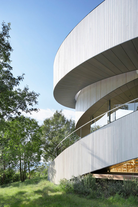 House Passage of Landscape by ihrmk
