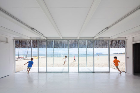 Sailing school in Sotogrande by Hector Fernandez
