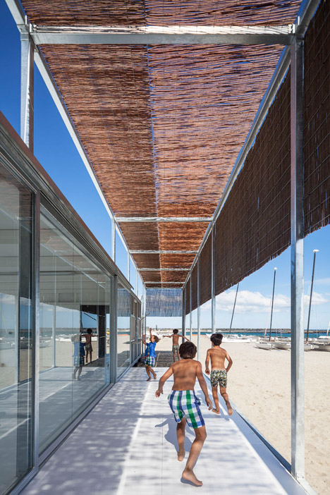 Sailing school in Sotogrande by Hector Fernandez