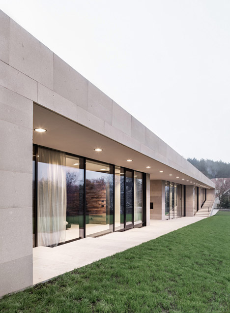 Slight slope long house by I-O Architects