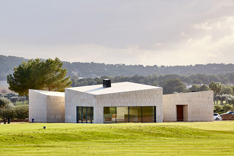 Stone Clubhouse by GRAS Arquitectos