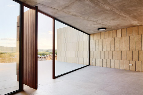 Stone Clubhouse by GRAS Arquitectos