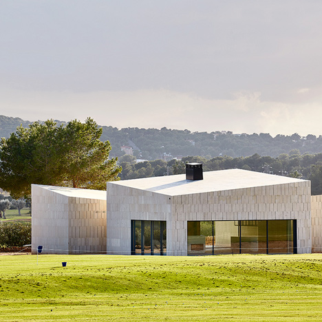 Stone Clubhouse by GRAS Arquitectos