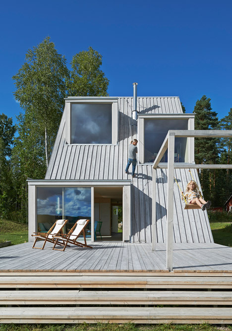 Summer house in Sweden by Leo Qvarsebo