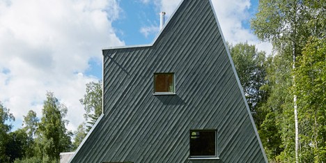 Summer house in Sweden by Leo Qvarsebo