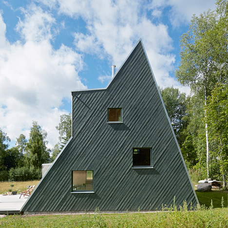 Summer house in Sweden by Leo Qvarsebo