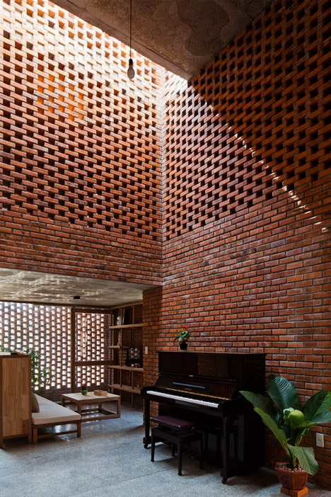 The Termitary House by Tropical Space