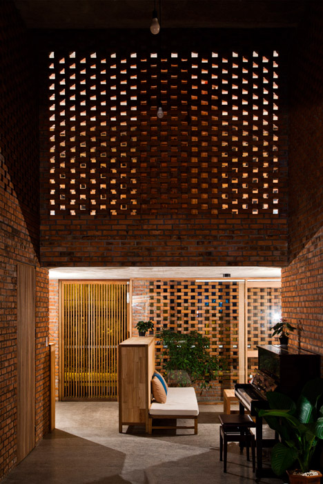 The Termitary House by Tropical Space