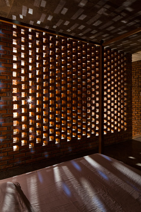 The Termitary House by Tropical Space
