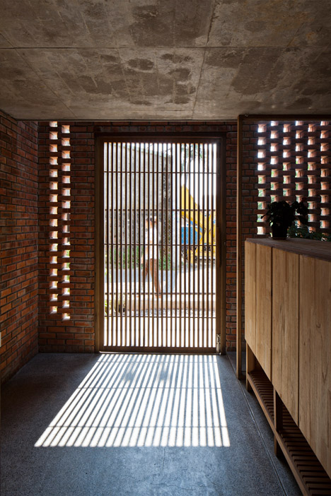 The Termitary House by Tropical Space