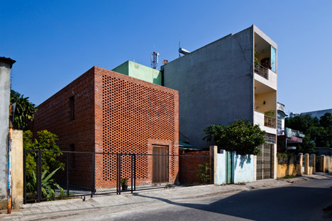 The Termitary House by Tropical Space