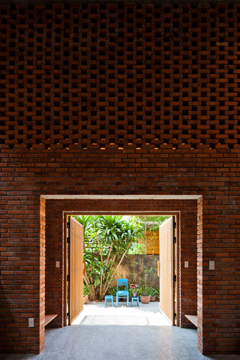 The Termitary House by Tropical Space