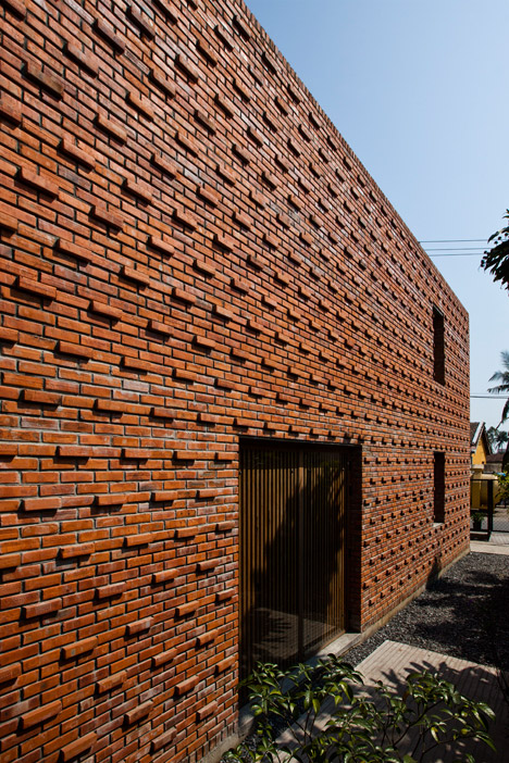 The Termitary House by Tropical Space