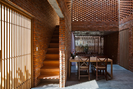 The Termitary House by Tropical Space