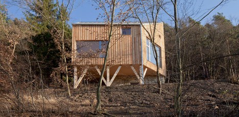Wooden Cabin by A.LT ARCHITEKTI