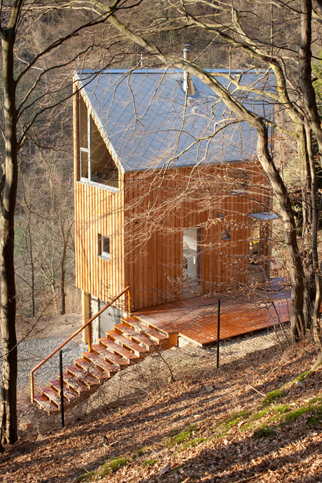 Wooden Cabin by A.LT ARCHITEKTI
