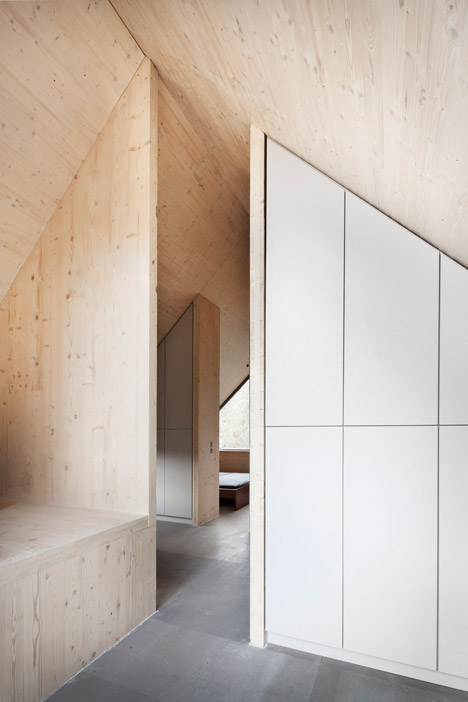 Wooden-Cabin-by-A-LT-Architekti_dezeen_468_9