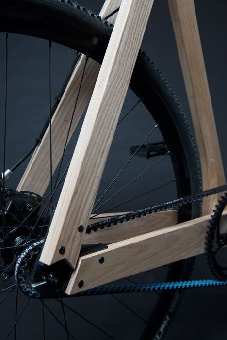 Wooden bicycle by Paul Timmer