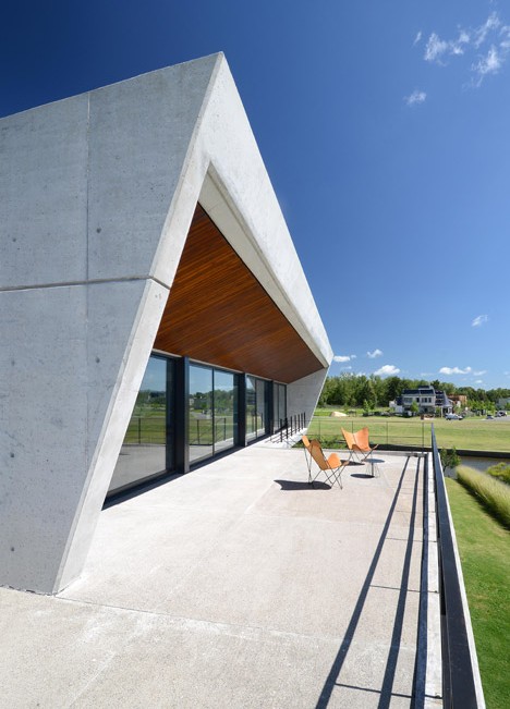 Yacht Club by Estudio Ramos