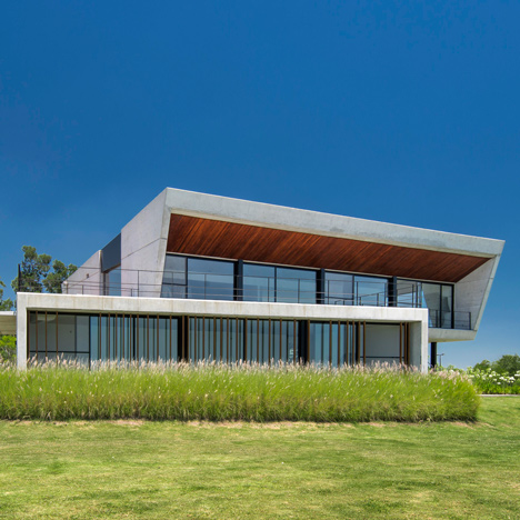 Yacht Club by Estudio Ramos