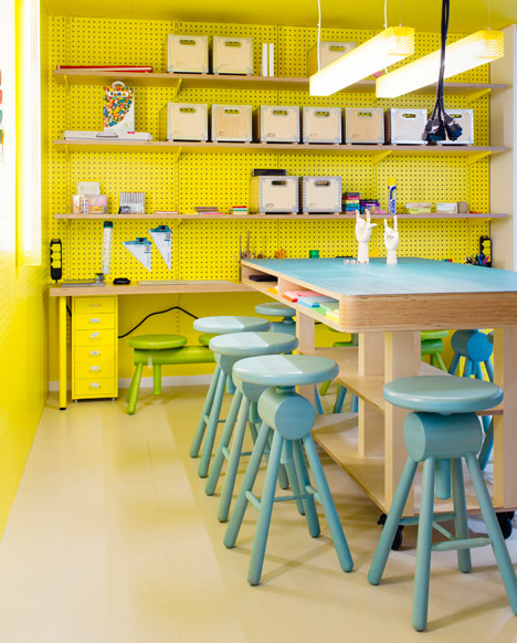 Candy-Crush-King-offices-by-Adolfsson-and-Partners-photo-credit-Joachim-Belaieff_dezeen_468_17