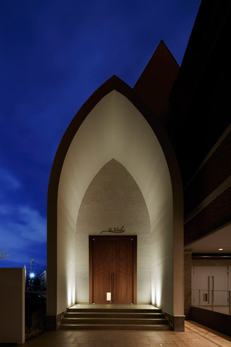 Chapel in Japan by Eriko Kasahara