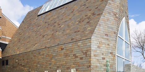 Chapel in Japan by Eriko Kasahara
